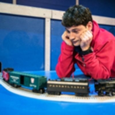BWW Review: THE CURIOUS INCIDENT OF THE DOG IN THE NIGHT-TIME at Pioneer Theatre Company