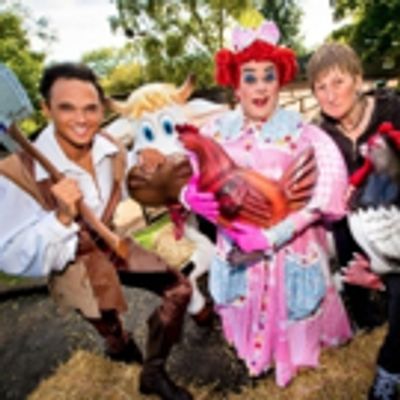 Photo Flash: Gareth Gates Launches Giant Panto JACK AND THE BEANSTALK in Wolverhampton