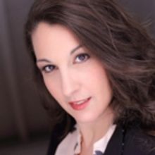 Valeria Llaneza,  an argentinian performer, singer and dancer living her dream in NYC