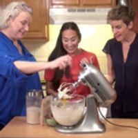 Backstage Bite with Katie Lynch: COME FROM AWAY's Jenn Colella & Astrid Van Wieren… Video