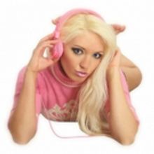 Singer Alicia G Debuts New Music Video