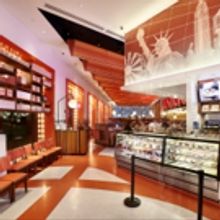 BWW Review: JUNIORS RESTAURANT Now Open on Broadway at 49th Street for Delicious NY F