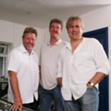 The Houghton Weavers Keep Folk Smiling With Pyramid Show