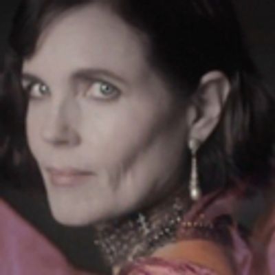 TV: Watch Elizabeth McGovern in New Trailer for TIME AND THE CONWAYS!