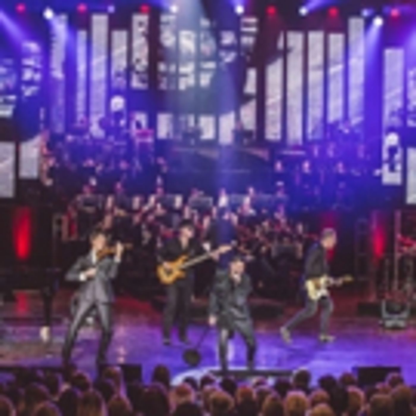 BWW Morning Brief October 12th, 2017: SPRINGSTEEN ON BROADWAY, JUNK, and More!  Image