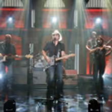 VIDEO: Brad Paisley Performs 'Last Time for Everything' & More on LATE NIGHT