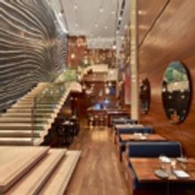 BWW Review: BLUE FIN in Times Square for the Finest Seafood, Sushi and Much More