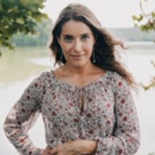 Indi Country Songwriter Caroline Jones Goes Bare Feet on Tour with Zac Brown Band