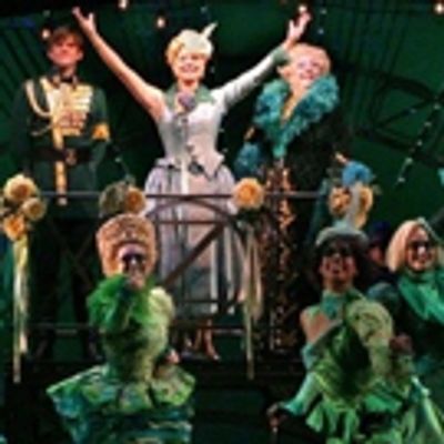 BWW Review: WICKED is Still Wildly 'Popular'