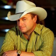 Mark Chesnutt Presented First Ever Trailblazer Award at 2017 Texas Country Music…