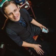 BWW Review: Stuart Lightbody Himself is the Most Magical of His UNIQUE WONDERS