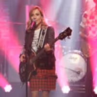 VIDEO: Sheryl Crow Performs New Song 'Roller Skate' on LATE NIGHT Video