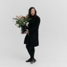 Noah Gundersen Debuts Haunting, Electronic 'Heavy Metals'