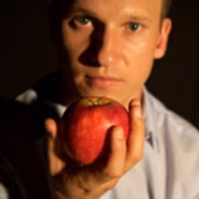 BWW Interview: Five on Friday with Gideon Lombard of DIE REUK VAN APPELS at The Fugard Theatre