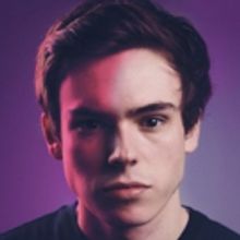 EDINBURGH 2017 - BWW Review: RHYS JAMES: WISEBOY, Pleasance Courtyard