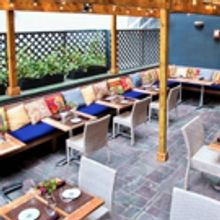 Bar of the Week: THE SHAKESPEARE Debuts Garden Terrace Happy Hour on Summer Fridays