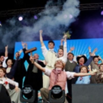 Photo Flash: Flash Bang Wallop! HALF A SIXPENCE Plays WEST END LIVE 2017