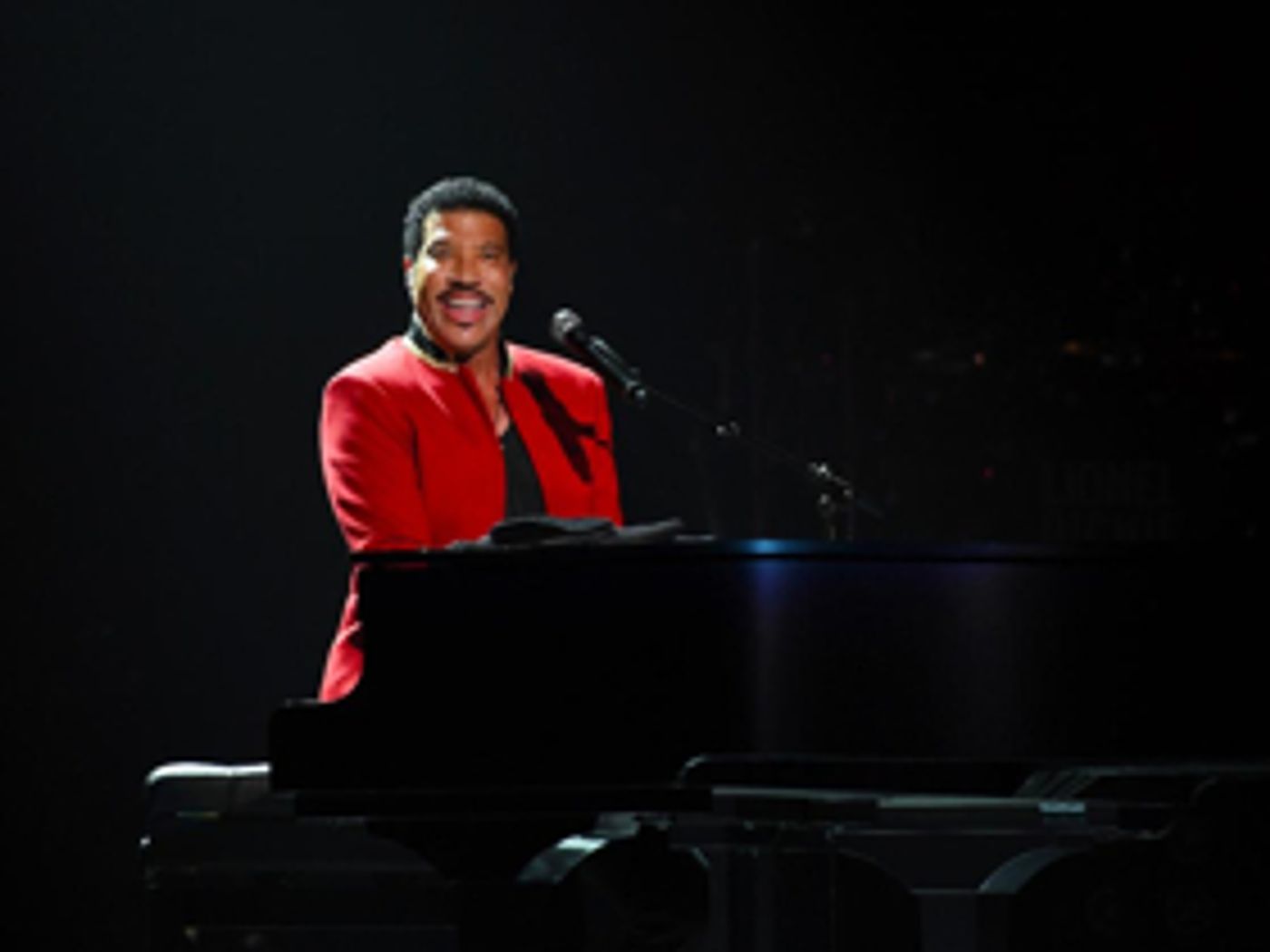 Lionel Richie's Australian Tour Rescheduled To March / April 2018  Image