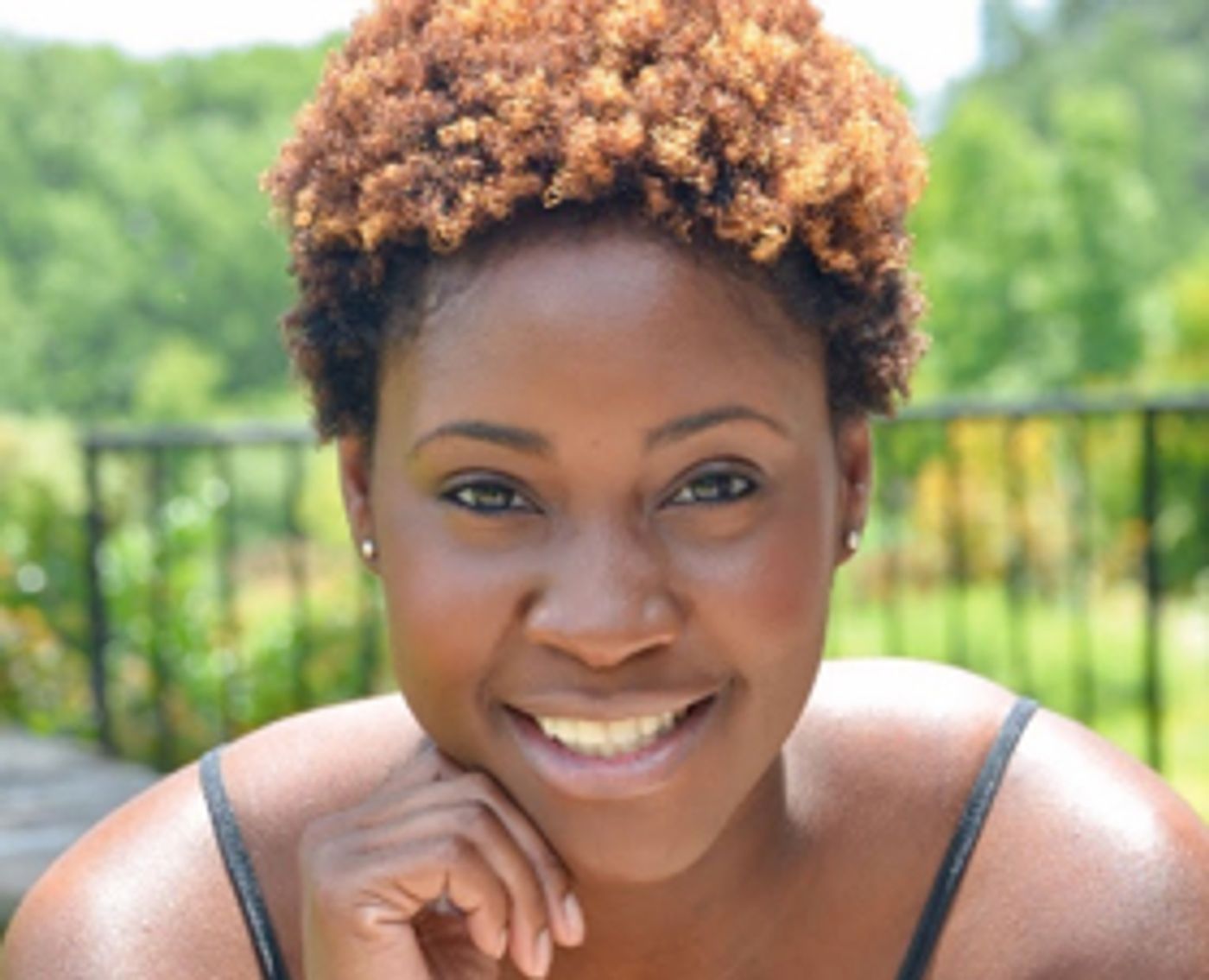 Ashley Johnson to Headline 'showTunes & Cocktails' Next Week at the Beacon  Image