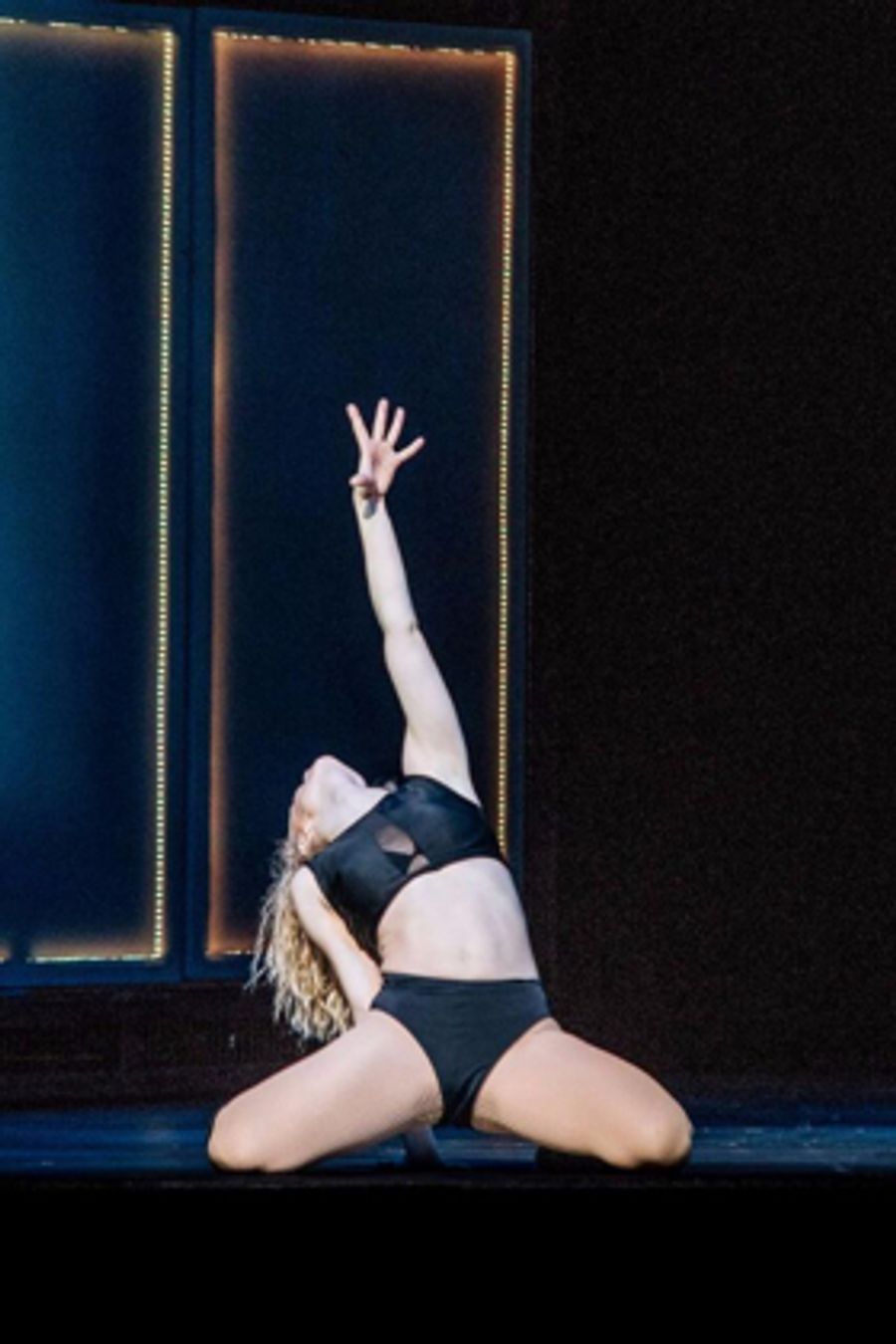 Review: FLASHDANCE THE MUSICAL, New Wimbledon Theatre Image