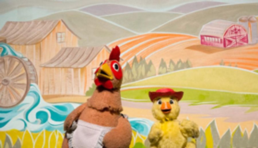 THE LITTLE RED HEN Soon to Fly Into Great AZ Puppet Theatre Image
