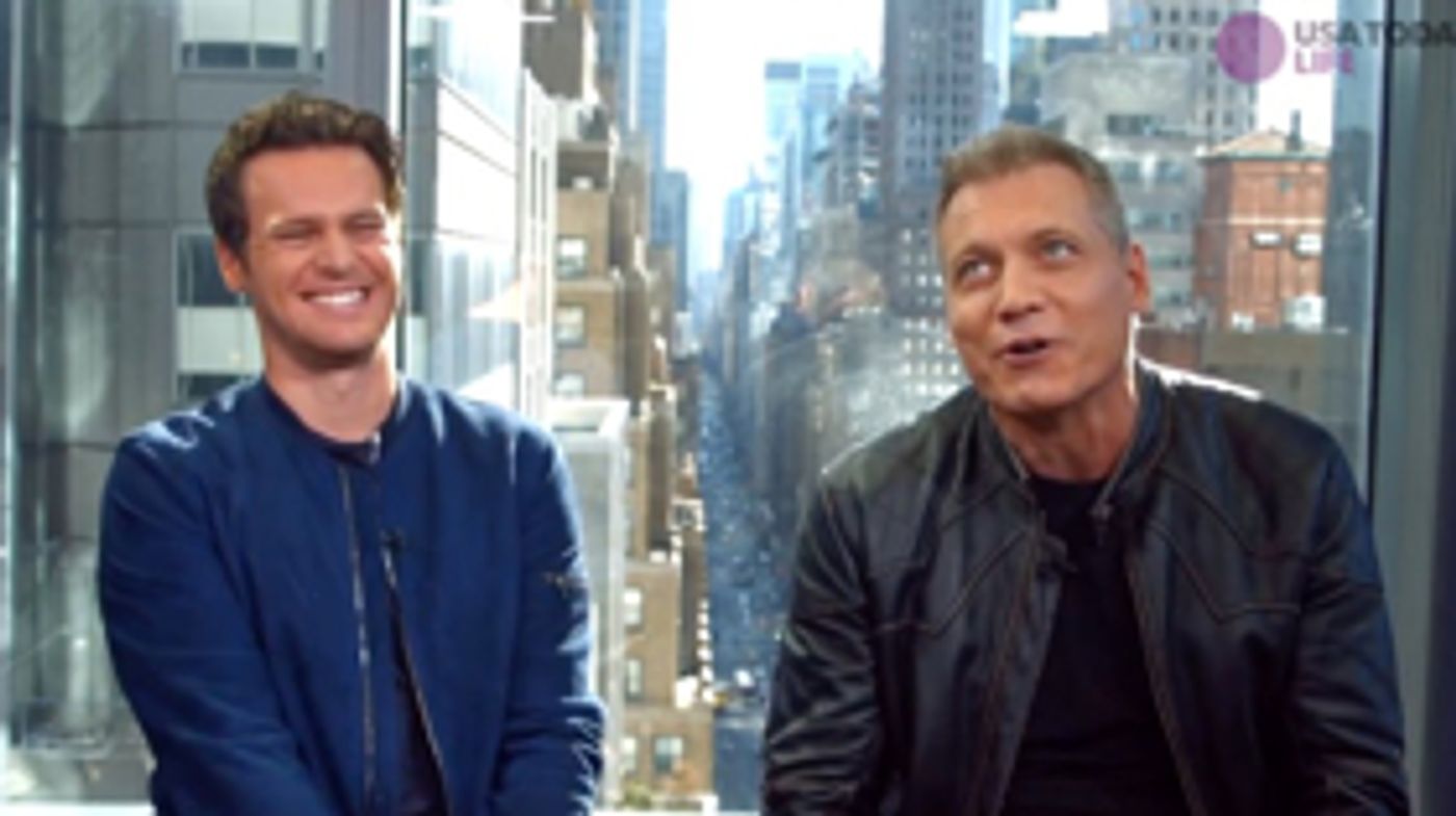 VIDEO: Jonathan Groff Sang FROZEN, HAMILTON During Filming of New Netflix Series  Image