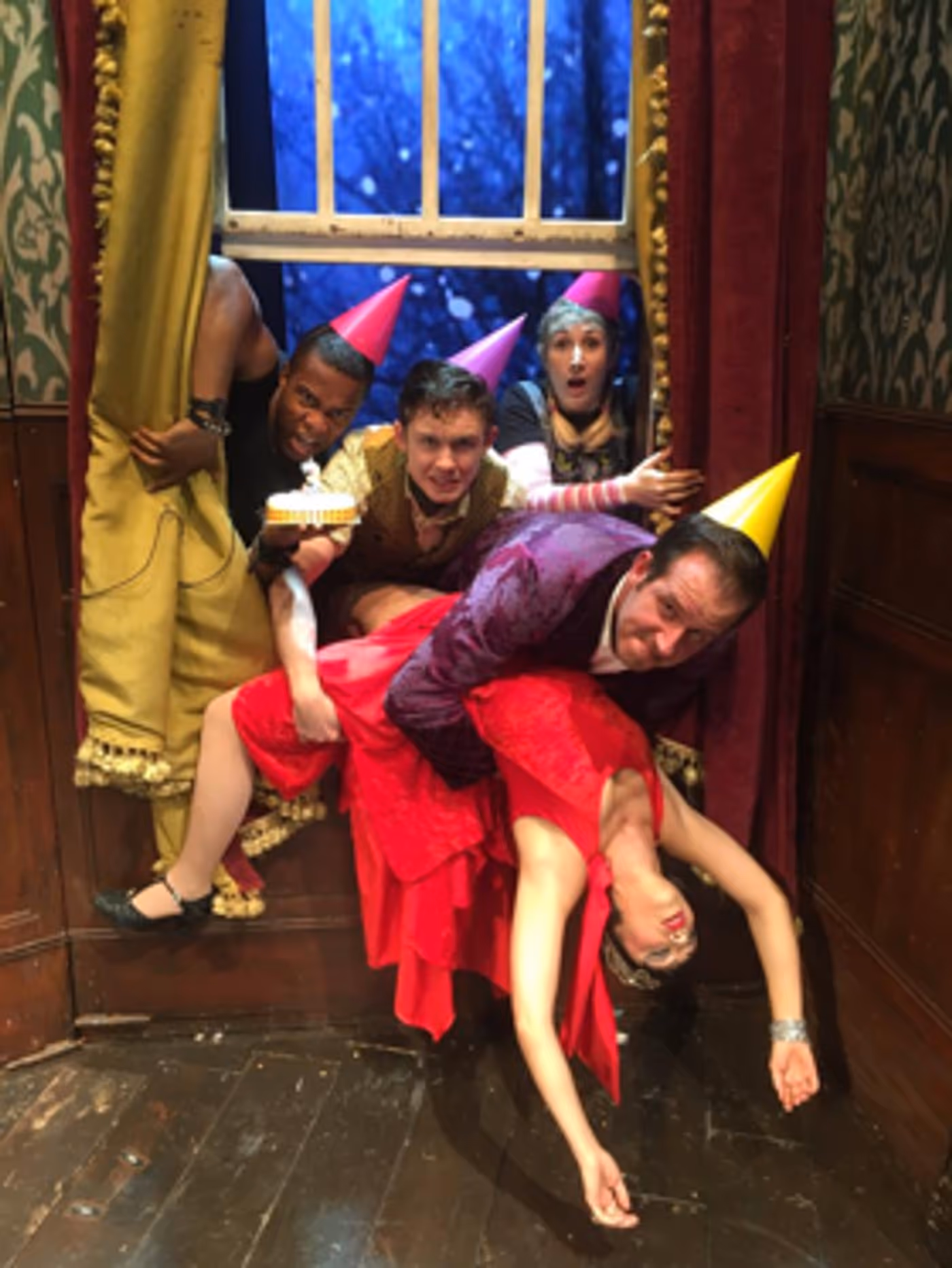 THE PLAY THAT GOES WRONG Celebrates 3rd Birthday with Booking Extension and Another UK Tour  Image