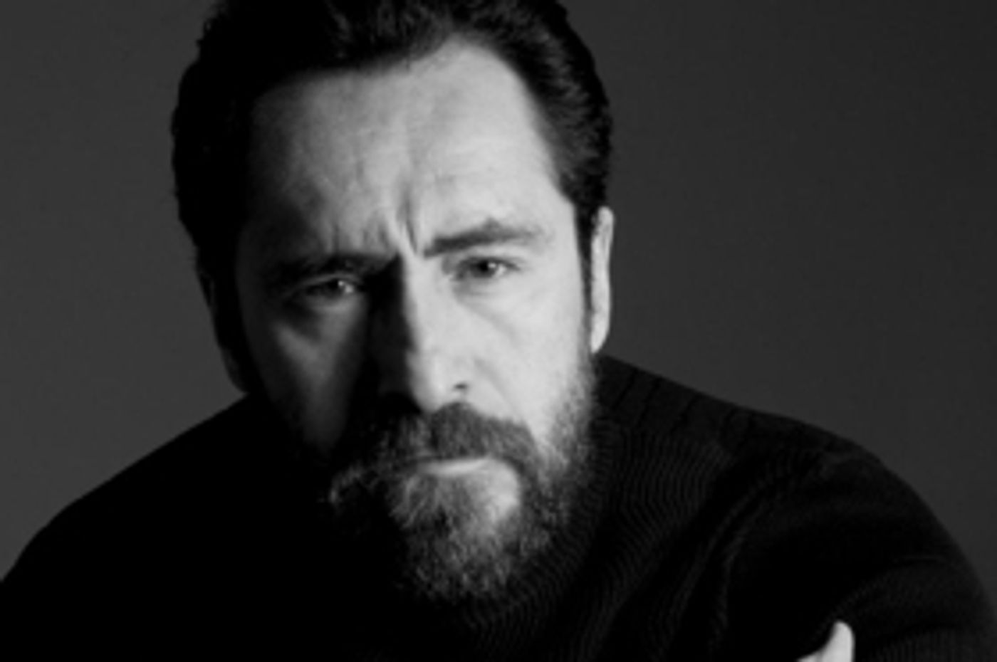 Demian Bichir To Host LA Phil's Noche de Cine At Walt Disney Concert Hall  Image