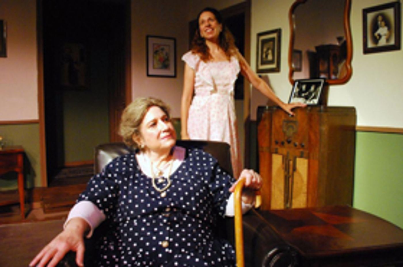 Review: GROUP rep Knocks LOST IN YONKERS Out of the Park  Image