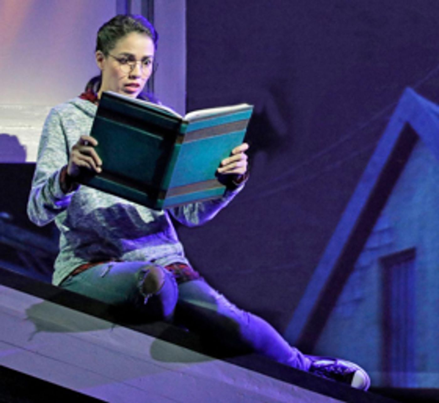 Review: BETWEEN THE LINES at Kansas City Repertory Theatre  Image