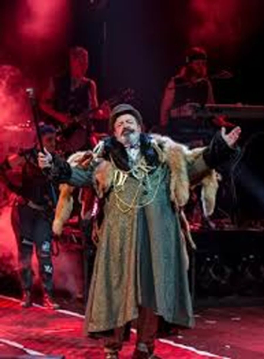 Review: THAT BLOODY WOMAN at Touring New Zealand Image