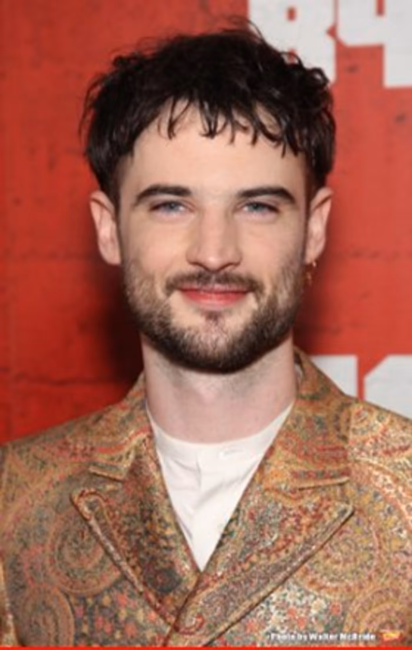 Tom Sturridge Reportedly Collapses Onstage During '1984' Torture Scene Image