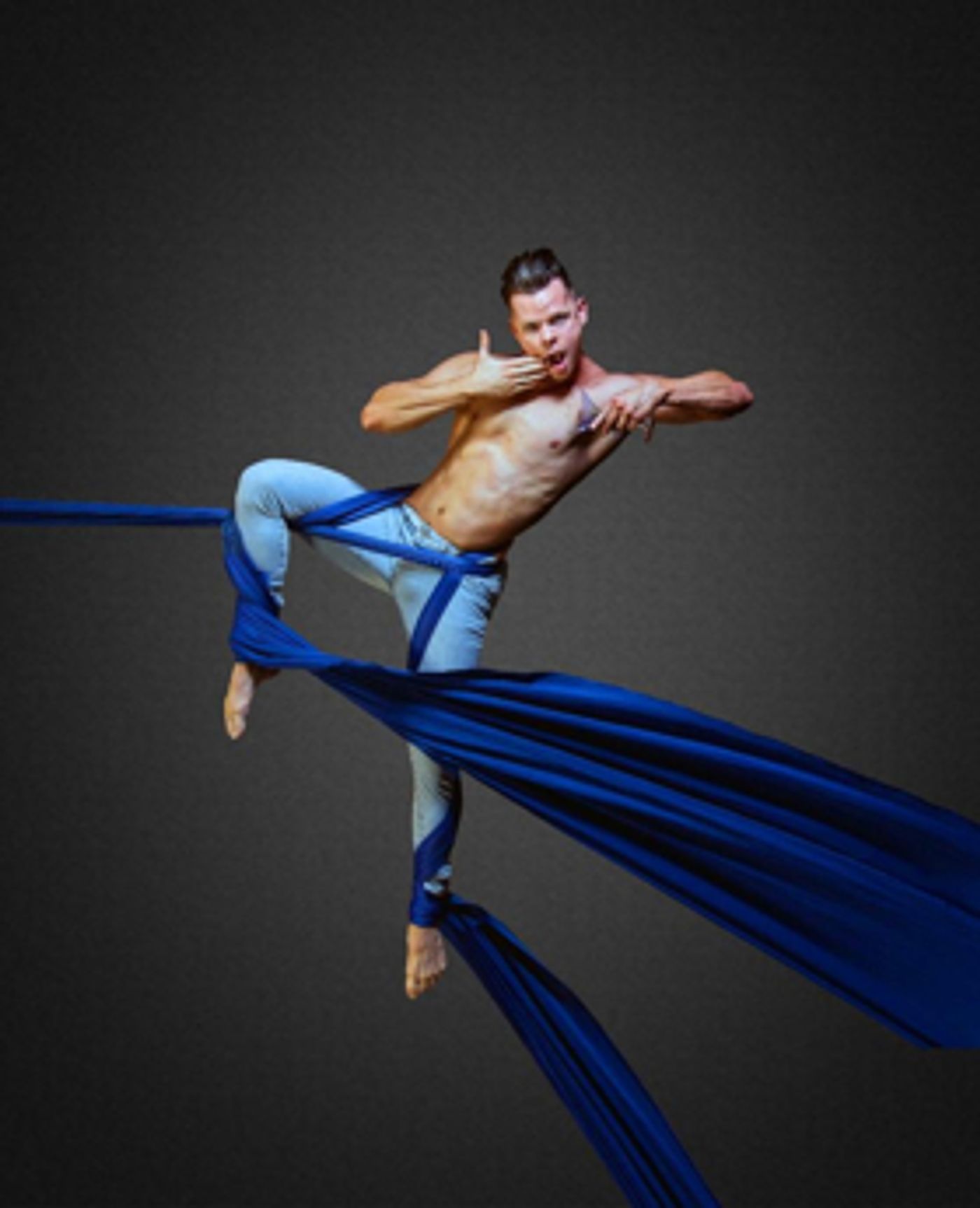 EDINBURGH 2017: BWW Q&A- Aaron Twitchen  Image