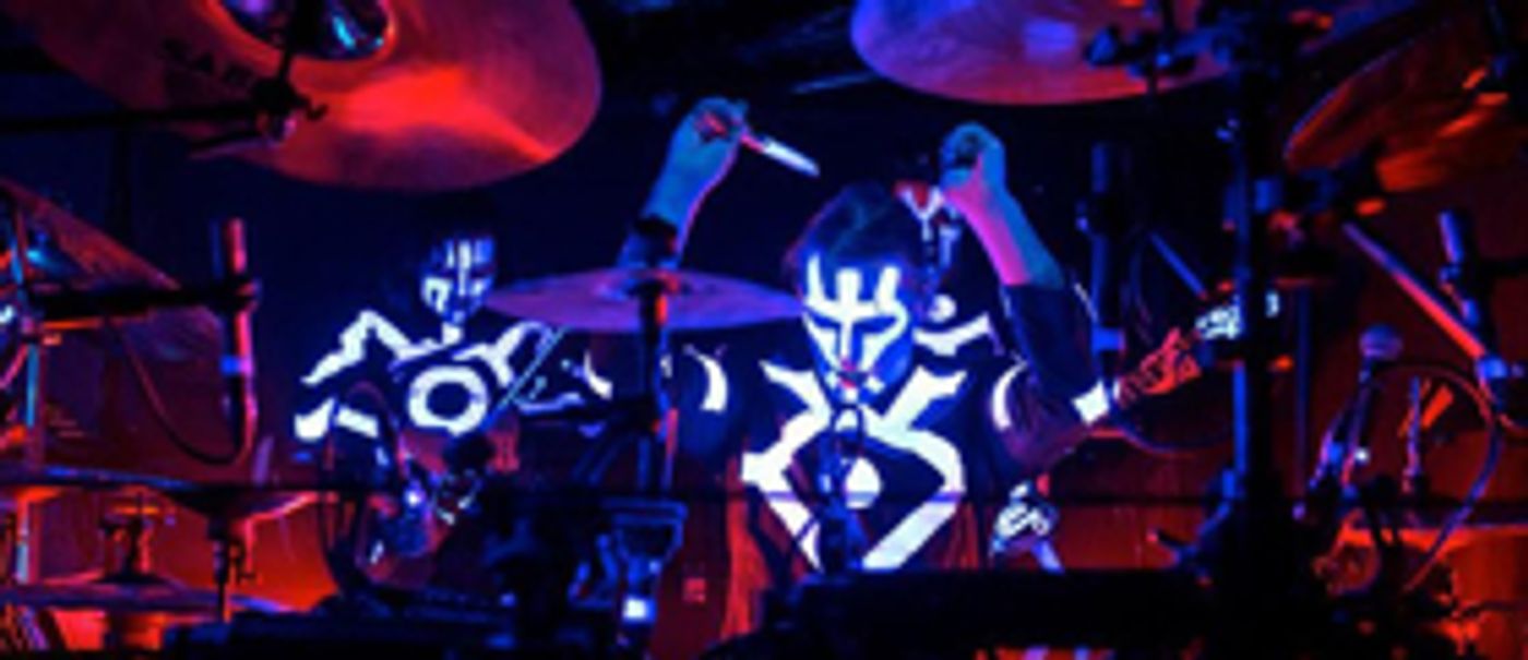 Blue Man Group Announces First-Ever New York Drum-Off Partnership with Astor Alive! Image