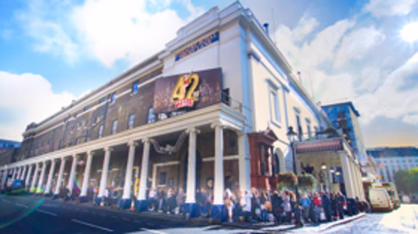 Thousands Queue for Open Auditions for 42ND STREET at Theatre Royal Image