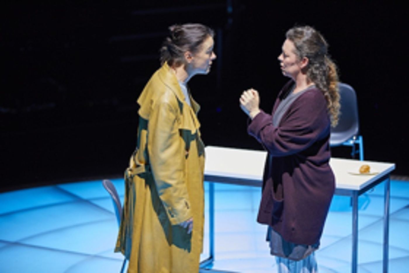 Review: MOSQUITOES, National Theatre  Image