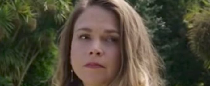 VIDEO: Sneak Peek - Liza Faces Difficult Choices in Season Finale of YOUNGER Video
