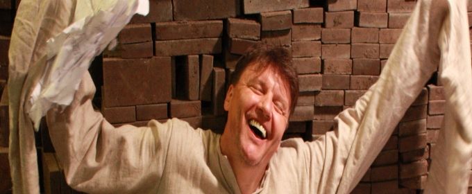 BWW Interview: Ilia Volok Reflects on DIARY OF A MADMAN Photos