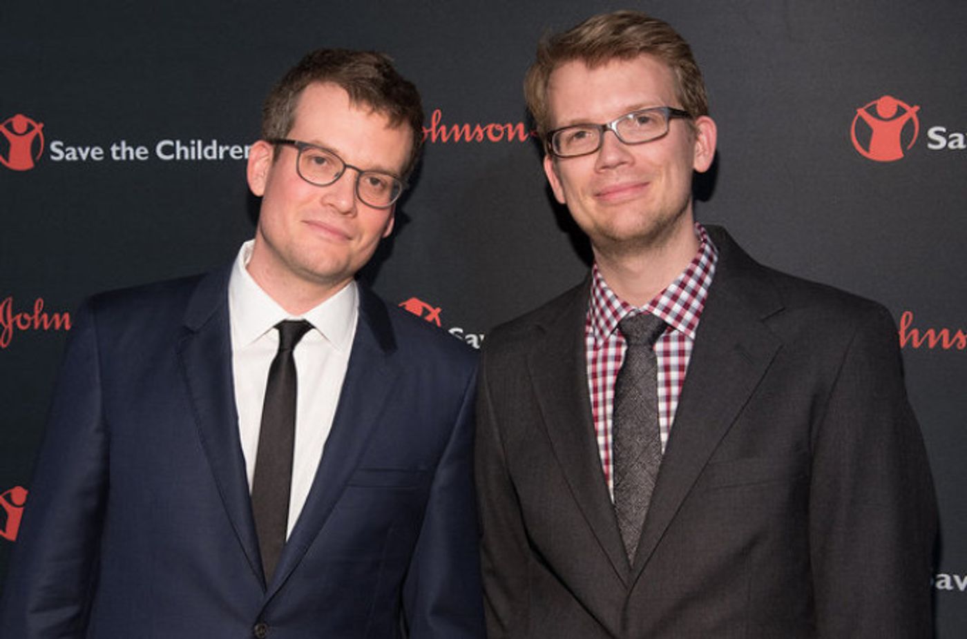 Feature: YouTube Sensation HANK GREEN to Publish First Novel in 2018 Image