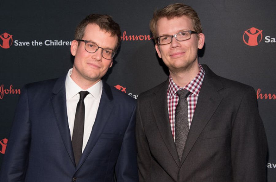 Feature: YouTube Sensation HANK GREEN to Publish First Novel in 2018 Image