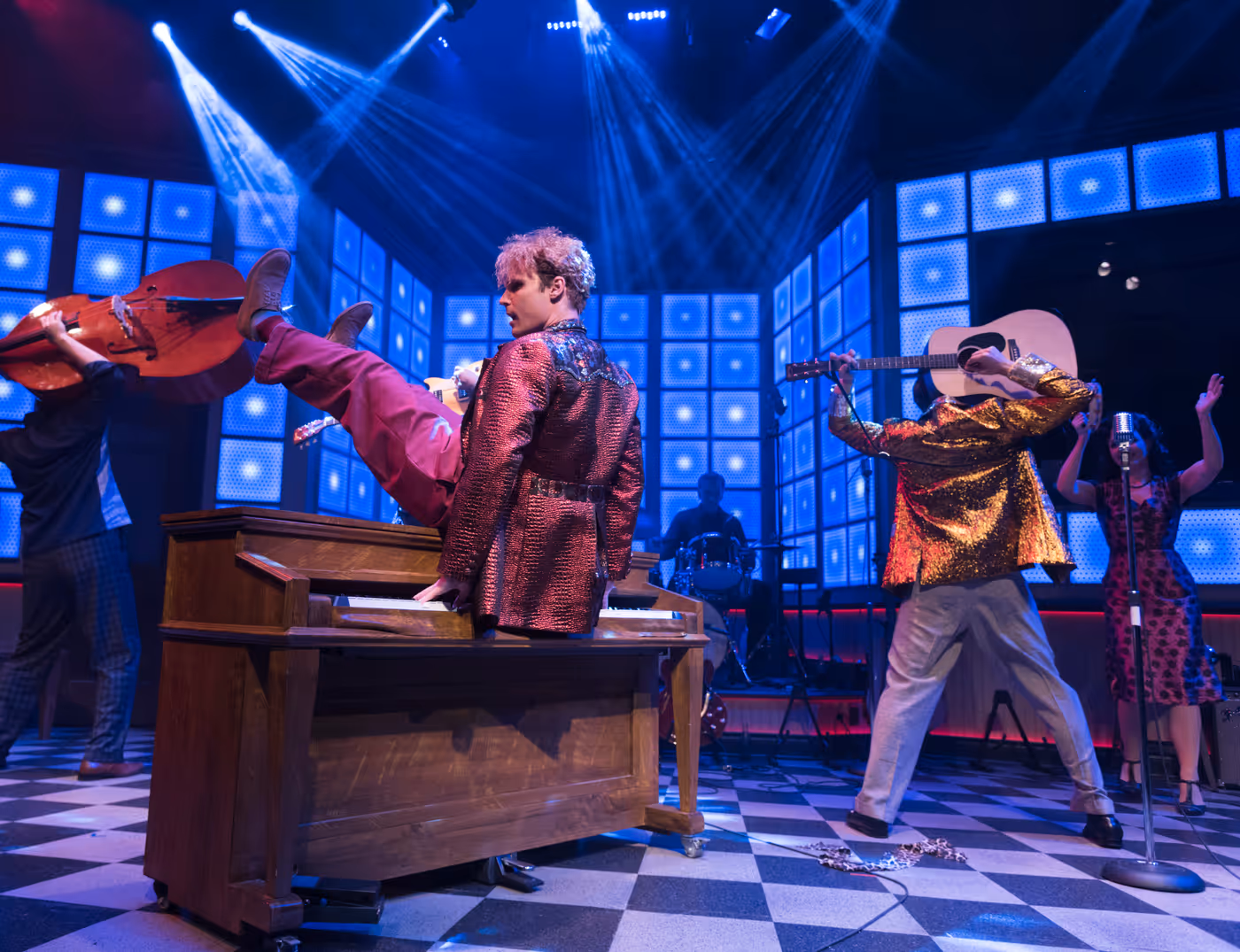 Review: MILLION DOLLAR QUARTET at New Theatre Restaurant  Image