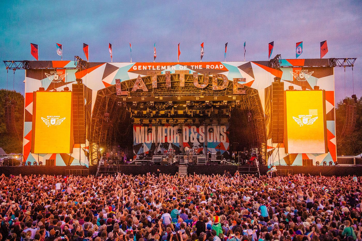 Review: MUMFORD & SONS, Latitude Festival  Image