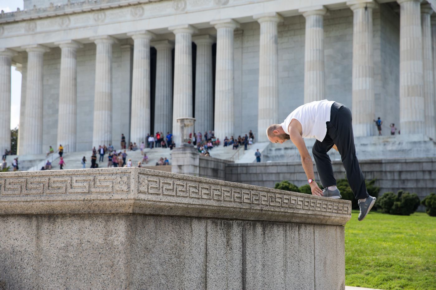 Review: CLOSER(GROUP) at Dance Place  Image