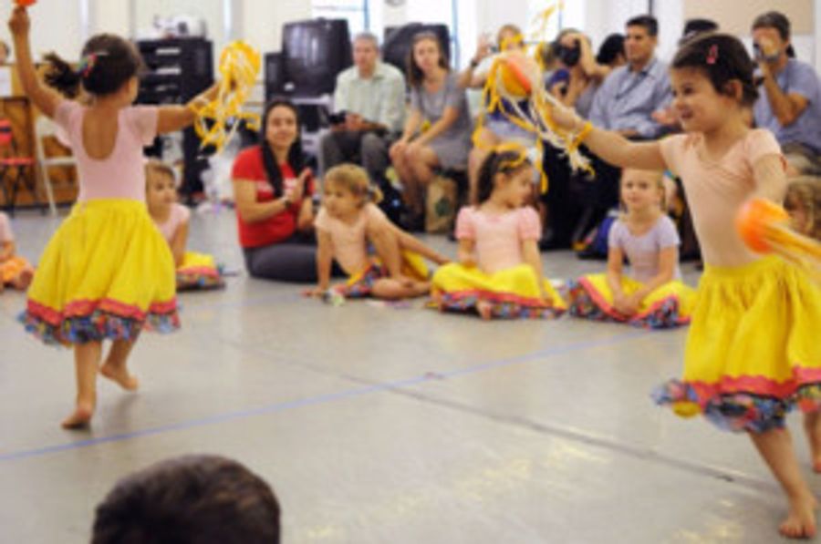 BALLET HISPÁNICO School of Dance Announces School Year 2017-18 Registration Image