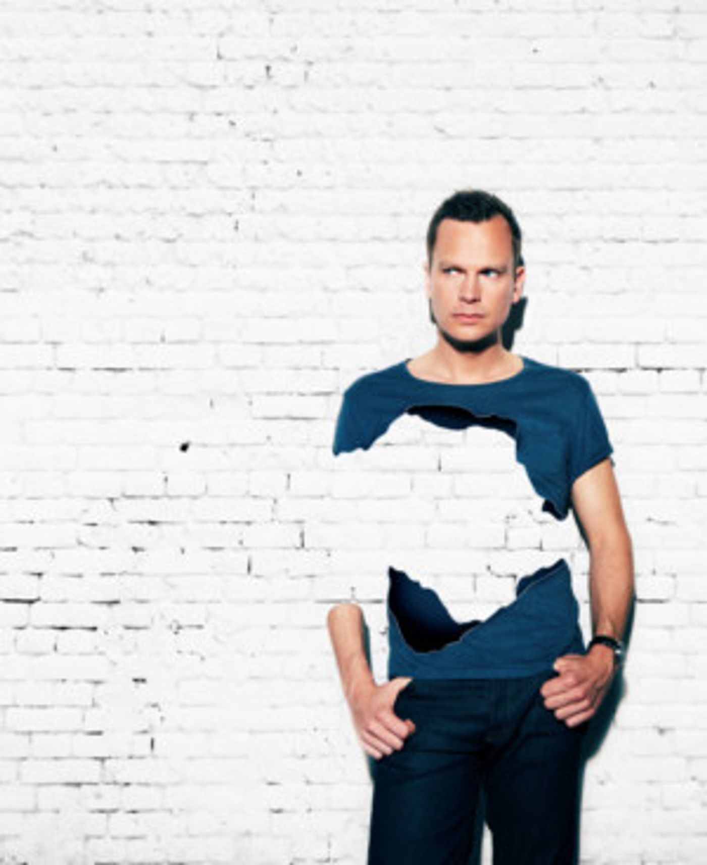 TV & West End Star Ali Cook Announces UK Magic Tour  Image