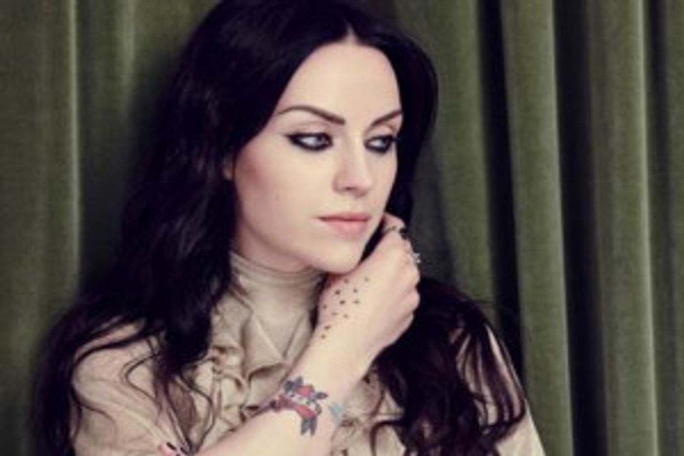 Scottish Singer-Songwriter Amy Macdonald Chooses Parr Hall For Intimate Acoustic Tour  Image