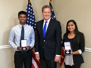 Congressman Turner presents Congressional Medal to Area Students  Image