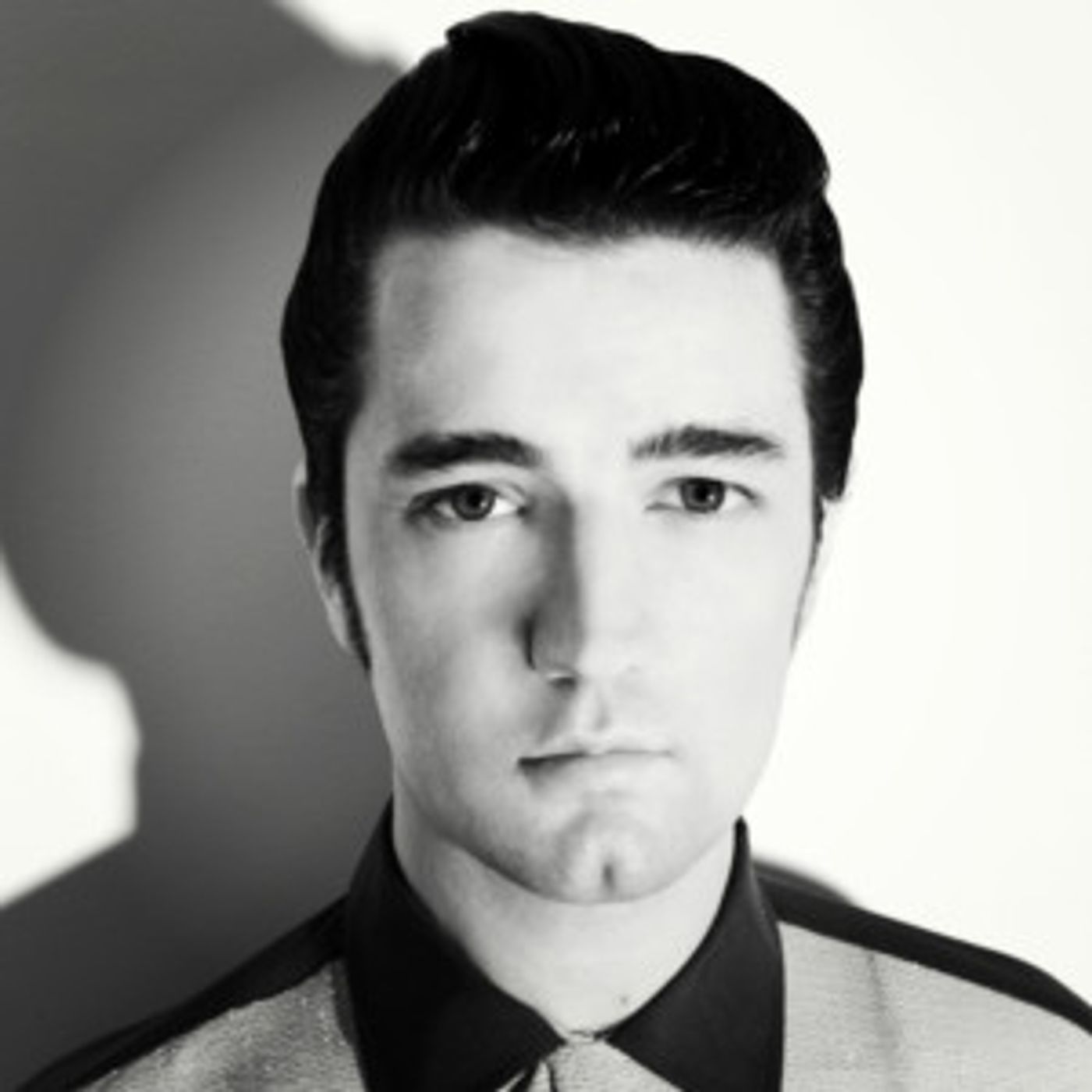 Original Broadway 'Elvis' Stars in HEARTBREAK HOTEL, Starting Tonight at Ogunquit Playhouse  Image