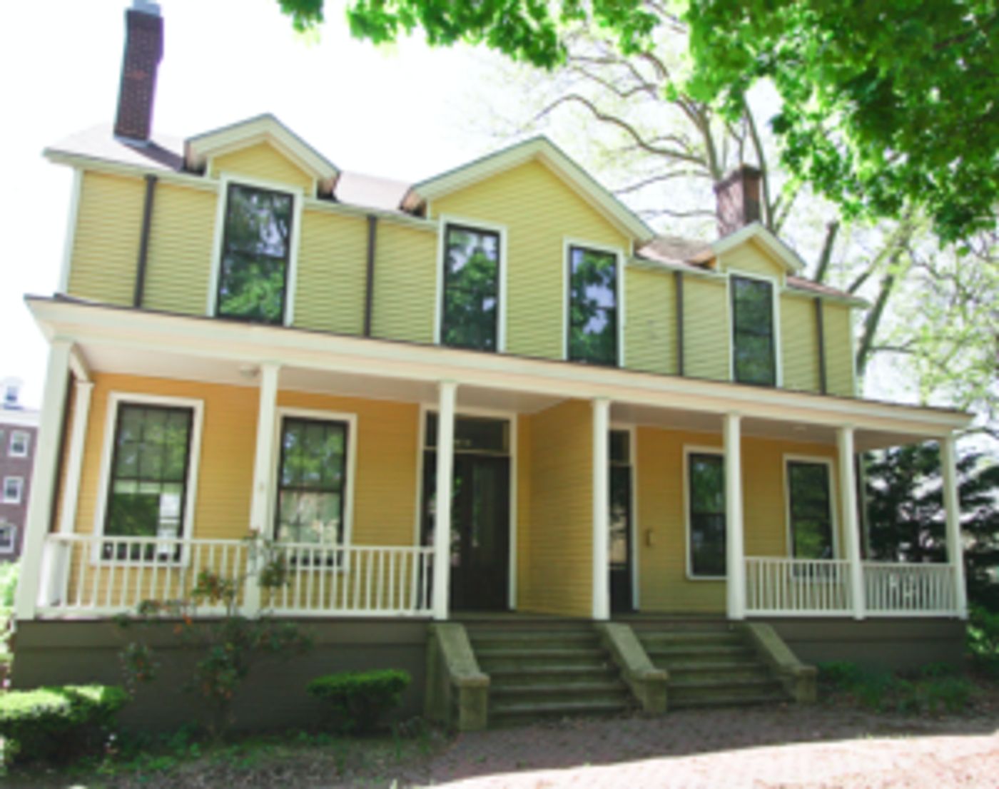 Pen Parentis to Host Governor's Island Popup House of Lit Party This July Image