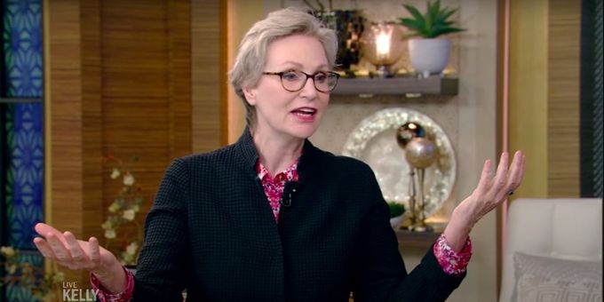 VIDEO: Jane Lynch Discusses Bonding With Her Mother Through FUNNY GIRL on LIVE